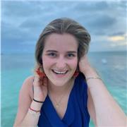 Ciao! Sono una studentessa estroversa all'Università di Bologna. Mi piace usare l'umorismo nello studio.